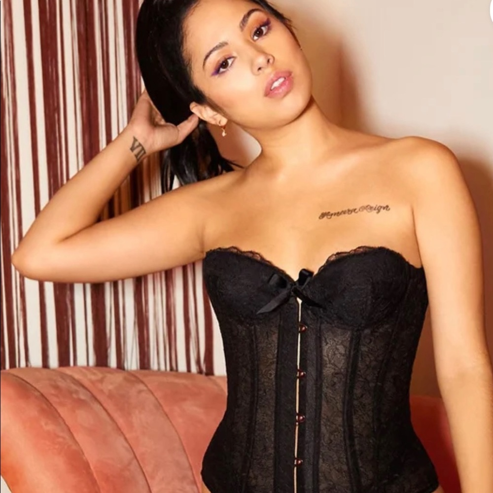 Savage x Fenty Embroidered Lace Corset